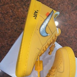 Off white university gold Air Force 1’s size 10 Mens